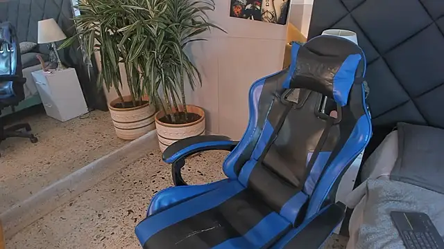 kai_storn: απευθείας συνομιλία ΧΧΧ