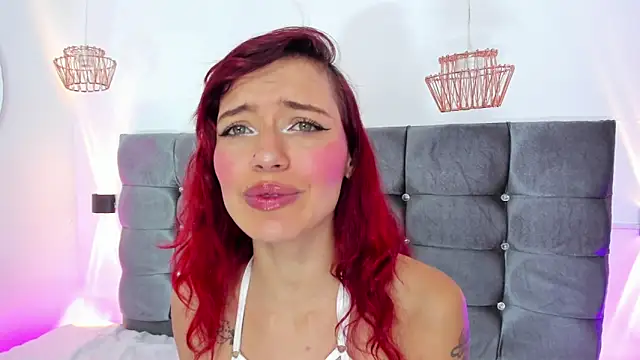 Cherry_Scarlet_'s Live XXX Chat