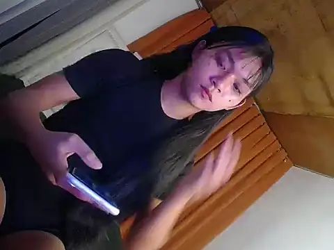 Sweet_18nicole webkamerás műsora