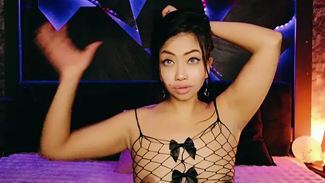 ElyaQuinn's Webcam Show