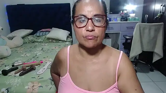 Chat +18 de pervert_mommy_ ao vivo