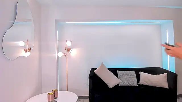 ArianaDumont Adlı Modelin Canlı XXX Sohbeti