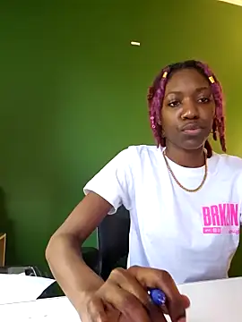 oliviaprettypussy élő XXX-chatje