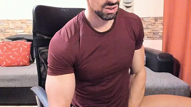 HotHunkTrainer Live XXX Chat