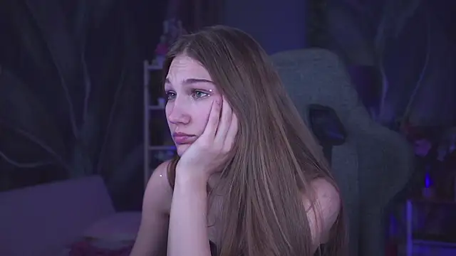 Sweet_Emilya Adlı Modelin Canlı XXX Sohbeti