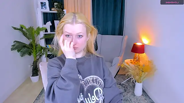 Chat +18 de Laly_Peach ao vivo