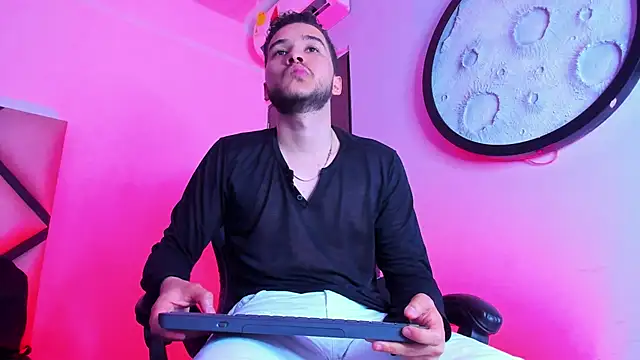 mike_257n Live XXX chat