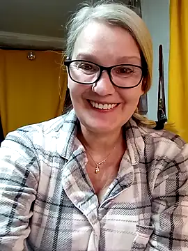 Chat +18 de irinamaux ao vivo