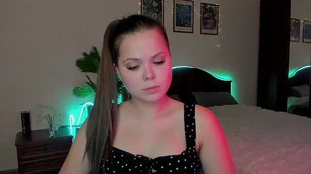 Kira_love_81 Show Webcam