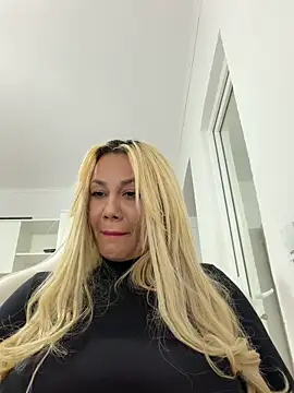 Онлайн чат XXX SonyaJoy