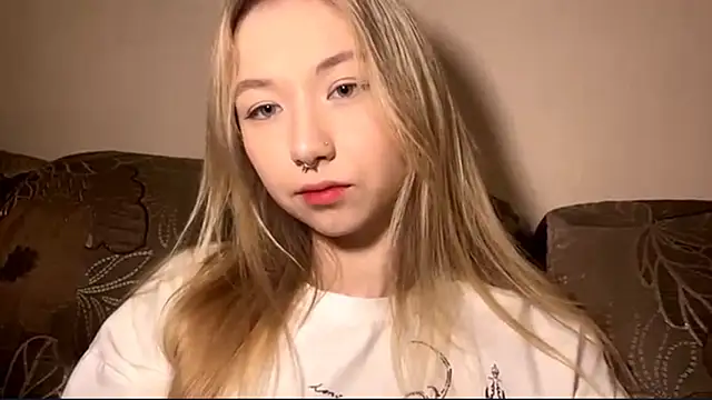 PinkTraible's Live XXX Chat