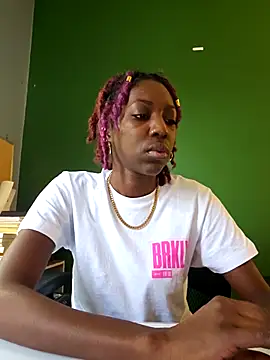 oliviaprettypussyのライブXXXチャット