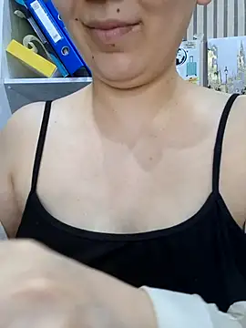 Emi_hot1 élő XXX-chatje