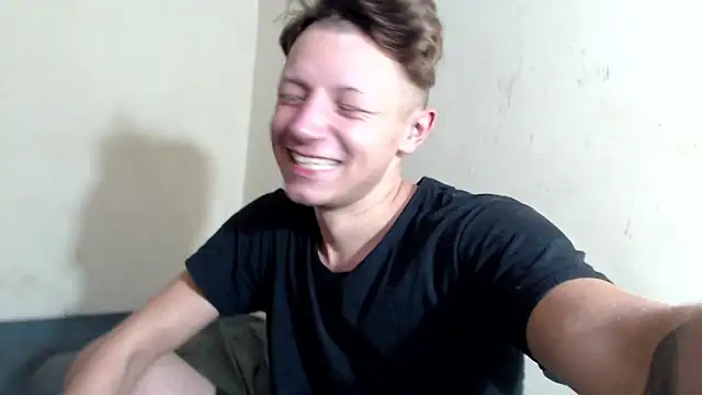 Pokazy przed kamerką – BlondZilla