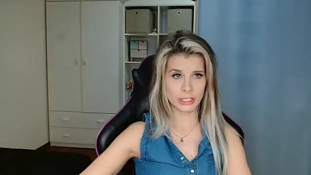 KristineGlow's Live XXX Chat