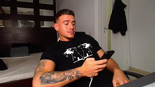 ElijahThorne Chat XXX live