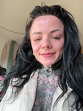 Pertunjukan Kamera Web SkinnyLilly