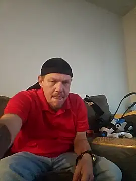 Pokazy przed kamerką – yourMasterisBored