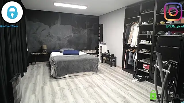 latinoo23bom Chat XXX live