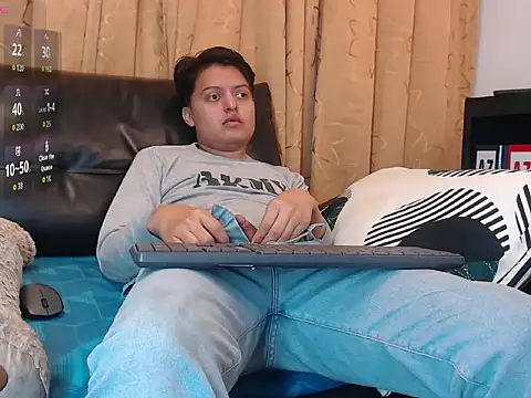 Kevin_CharlessのライブXXXチャット