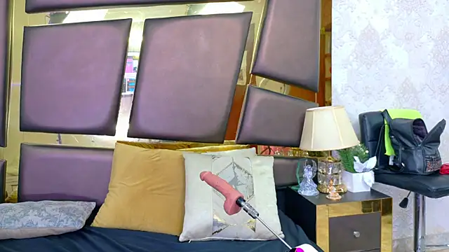 دردشة NicoleEsposito الجنسية المباشرة