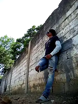 Pokazy przed kamerką – spittingpig1