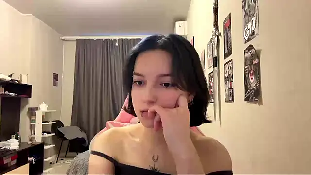 XXX chat uživo modela KateMiragee