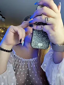 Juicy_PeachLux's Live XXX Chat