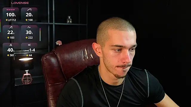 แชท XXX สดของ KaydenDrew