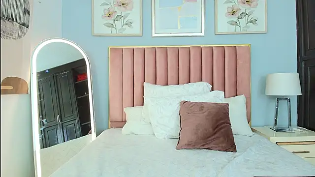 แชท XXX สดของ MarianaScott_