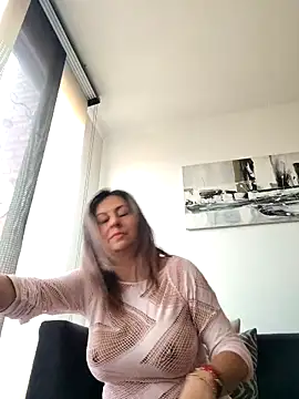 Latiinvenushot Adlı Modelin Canlı XXX Sohbeti