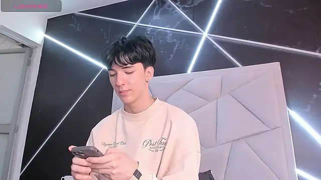 Chat +18 de AerumChae ao vivo