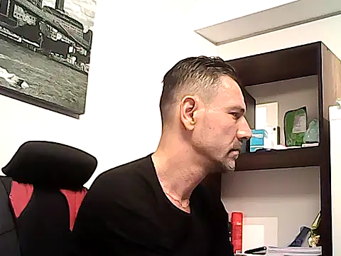 mastercharisma35 élő XXX-chatje