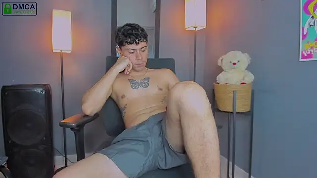 Soft_Temptationxx: διαδικτυακό σόου στην κάμερα