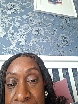 Ebony-SultryXのライブXXXチャット