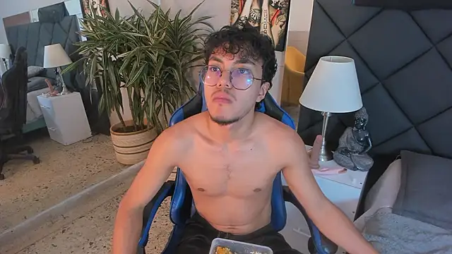 XXX chat uživo modela kai_storn