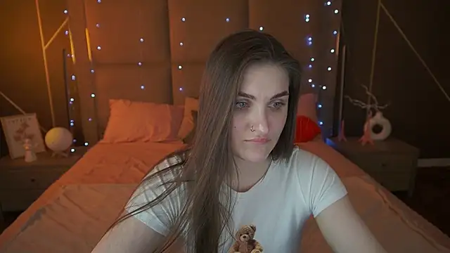 EmmyCharmm Adlı Modelin Canlı XXX Sohbeti