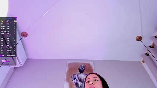 CharlotteDupontt Chat XXX in diretta