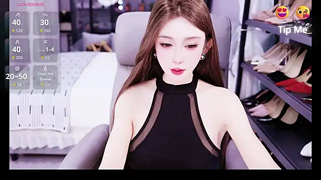 Chatroom XXX en direct de Liora-