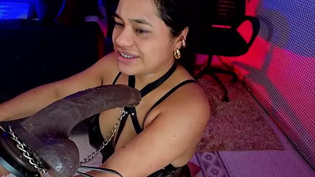 Issafoxx Live XXX Chat