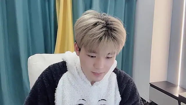 xiaoyang5200: διαδικτυακό σόου στην κάμερα