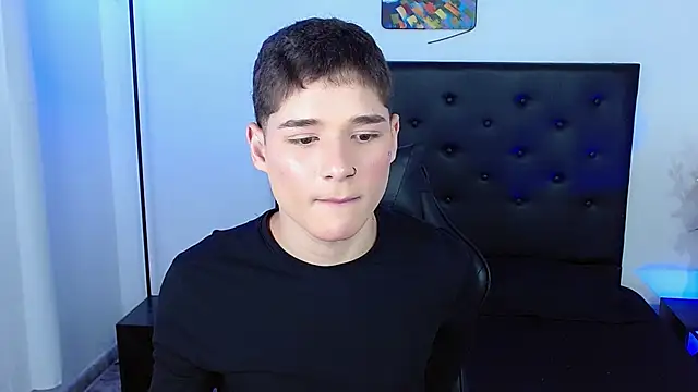 Mattass18's Live XXX Chat