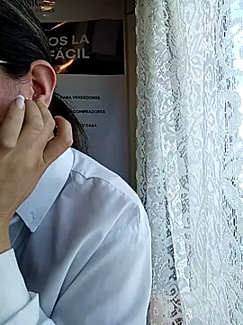 Valentina--1 Adlı Modelin Canlı XXX Sohbeti