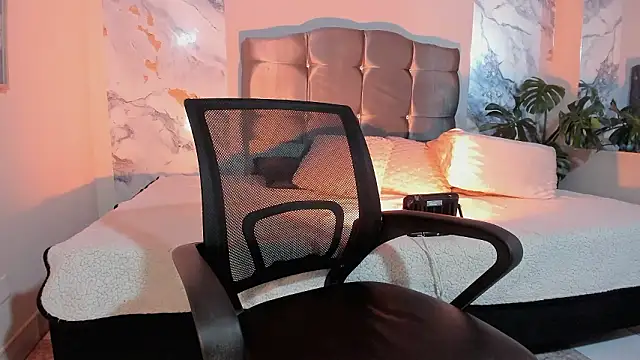 James_Adams_01's Live XXX Chat