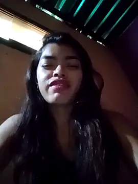 Rocioardiente Adlı Modelin Canlı XXX Sohbeti