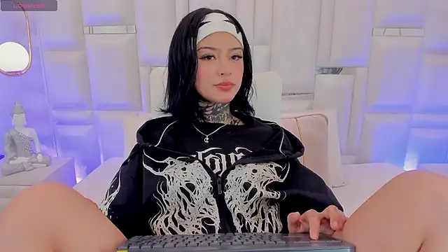 XXX chat uživo modela doll__bella