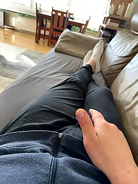 Slave4youu's Live XXX Chat