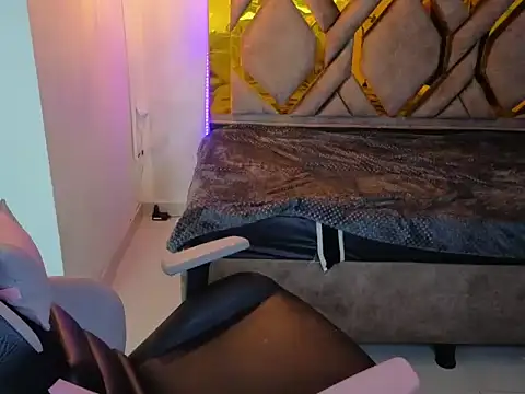 miiaboss_ Adlı Modelin Canlı XXX Sohbeti