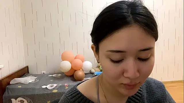 Chatroom XXX en direct de YourMiIa