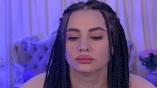 Онлайн чат XXX AdrianaTorres